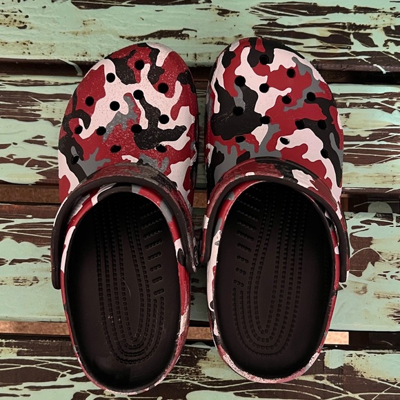 Camouflage Clogs in Red, Black, and White - Picture 1 of 5